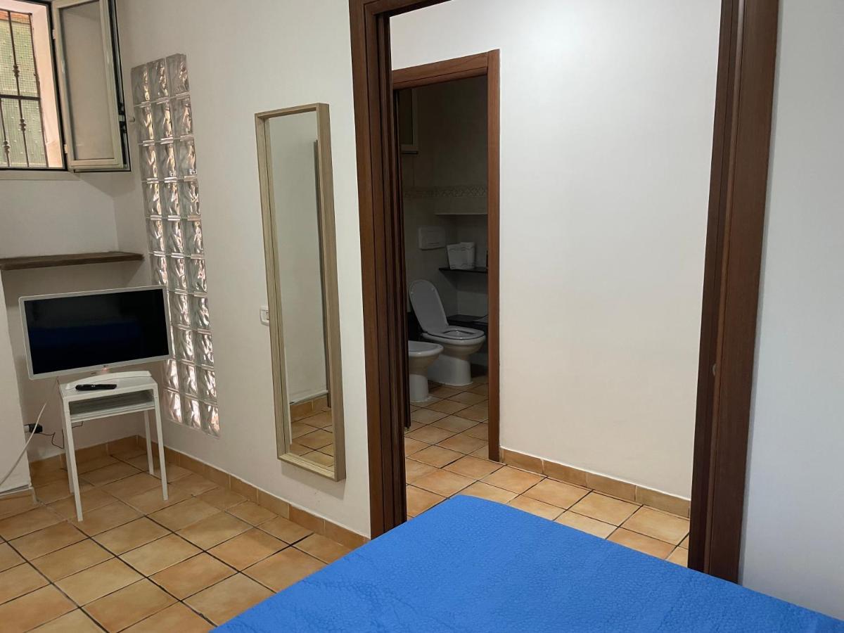 Le Suite Di Ginevra Naples Exterior photo