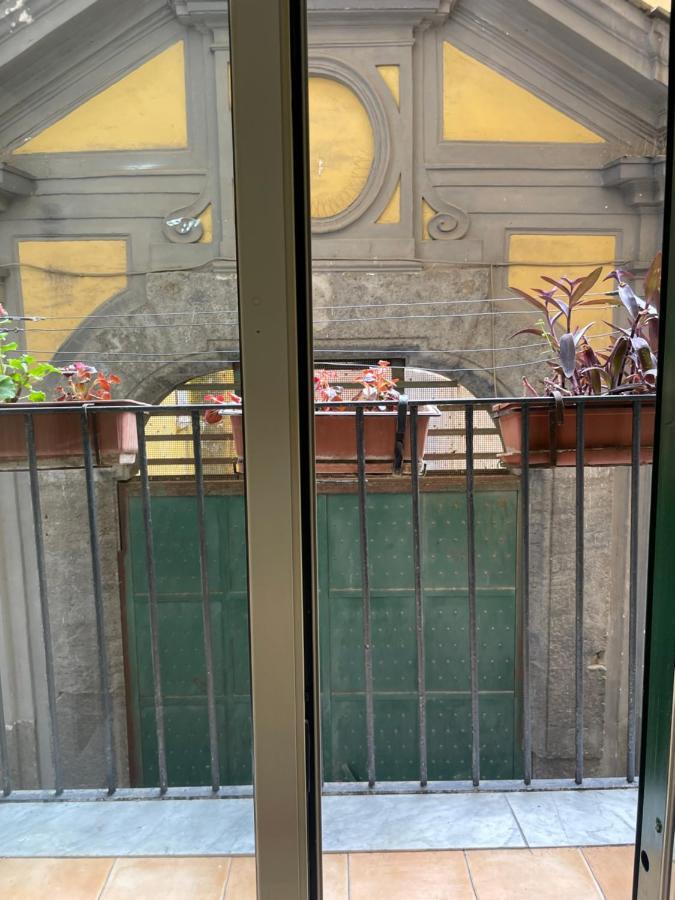 Le Suite Di Ginevra Naples Exterior photo